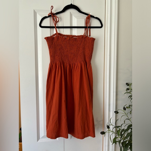 Adjustable SHEIN dress - Picture 3 of 4